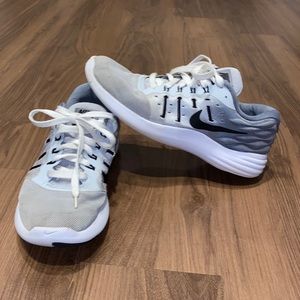Nike Lunarstelos Pure Platinum Running Shoes 7.5